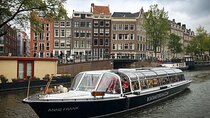 Amsterdam Classic Canal Cruise with Live Guide and Two Drinks