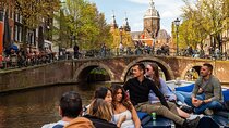 Amsterdam Canal Cruise With Live Guide and Unlimited Drinks 