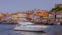 Porto: Private Yacht Cruise with Local Wine, Snacks and 6 Bridges