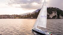Private Tour by Modern Sailboat Lake Como with Aperitif
