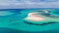 Private - Hidden Beautiful Sandbank with Seafood Lunch