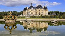 A royal day in Fontainebleau and Vaux le Viscount in Van VIP