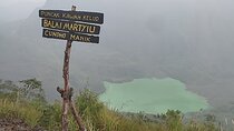 Kelud Volcano trekking