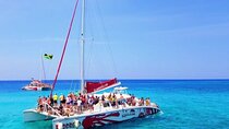 4-Hour Catamaran Party Cruise with Open Bar from Montego Bay
