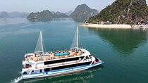 Premium 5-Star Ha Long Bay Day Cruise with Jacuzzi & Kayaking