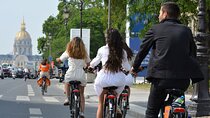 Paris: City Bike Tour on a Dutch Bike