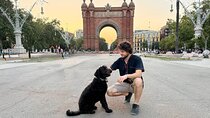 Guided Walking Tour in Barcelona with a friendly Dog