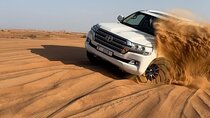 Private Land Cruiser Desert Safari in Dubai and Dinner Buffet