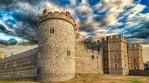 Private Full Day Trip to Windsor, Stonehenge & Bath from London