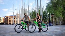 Tour the City of Medellin by Bicycle with Snacks and Drinks
