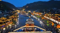 Zhangjiajie’s Night Escape: Furong Old Town's Glow&Boat Adventure