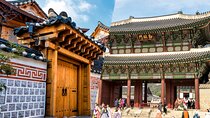  Gyeongbokgung Palace & Bukchon Village Walking Tour 