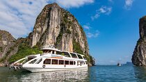 Halong Bay Premium Cruise in All-inclusive Day Tour from Hanoi
