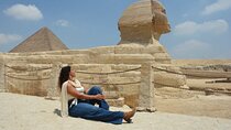 Private Tour: Giza Pyramids, Egyptian Museum, Bazaar & Lunch
