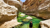 Private Wadi Shab and Bimmah Sinkhole Full-Day Adventure