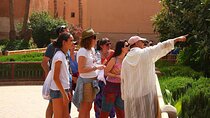 Marrakesh: Bahia Palace, Saadian Tomb, Souk & Medina Walking Tour