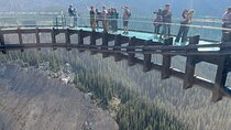 Banff:Columbia Icefield Adventures, Skywalk and Iconic Lakes Tour