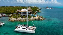 Cancún Private Catamaran to Isla Mujeres with Snorkeling & Lunch