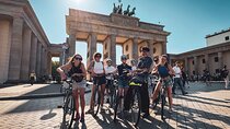 Berlin: Guided Private Bike Tour to Explore the Highlights