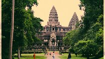 Angkor Wat Sunrise Small Group Tour