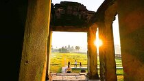 Small-Group Explore Angkor Wat Sunrise Tour with Guide