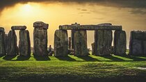 Stonehenge and Salisbury Cathedral Day Trip from London