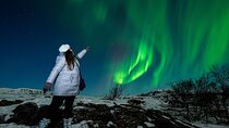 Private Northern Lights Tour with Photos, Snowsuits and Snacks