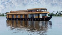 Private 3 Bedroom Luxury Houseboat Trip in Alleppy Backwaters