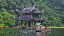 Explore Ancient Hoa Lu, Scenic Trang An & Mua Caves Viewpoint