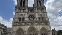 Paris Guided Exterior Tour of Notre Dame Cathedral
