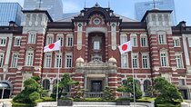 Tokyo Station Historical Walking Tour with Food and Anime