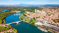 Hello Avignon: Private 2-Hour Intro City Walk with Local Guide