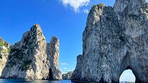 Capri Mini Cruise with Swimming Stop and Free Time on the Island 