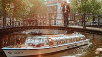 Private photoshoot tour in authentic places of Amsterdam