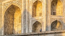 1-Day Trip to Taj Mahal and Agra from Chennai with Both side Commercial Flight