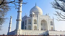 2-Day Tour to Taj Mahal and Agra from Chennai with Both Side Commercial Flights