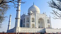 Day Trip to Taj Mahal and Agra from Kolkata with Both Side Commercial Flights