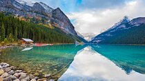 Banff National Park Tour Lake Louise and Moraine Lake by coach