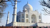 Taj Mahal at Sunrise Day-Trip from Delhi