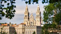 Hello Bilbao: Private 2-Hours Intro City Walk with Local Guide