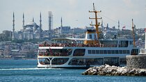 Istanbul Full-Day: Spice Bazaar, Ferry to Kadikoy & Street Food