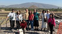 Teotihuacan Pyramids Tour, small group in Van, from Mexico City