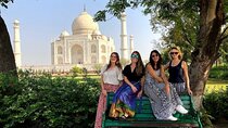 From Delhi: Taj Mahal and Agra Fort Private Day Tour by Car