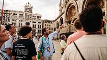 Private Welcome to Venice Walking Tour with Gondola Ride