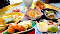 Kyoto: Guided Food Tour with 12 Dishes & 3 Drinks