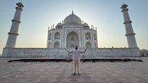 From Dehli: Taj Mahal & Agra same day tour With Female Guide