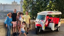 Private 1H Eco Tuk Tour in Madrid – Exclusive & Fun Experience