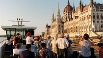 Budapest Danube Sightseeing Cruise with Drink and Audio Guide