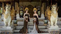 Professional Photoshoot Wearing Traditional Outfit in Bali