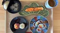 Hands-On Tokyo Sushi Class: Roll, Temari & Home Cooking